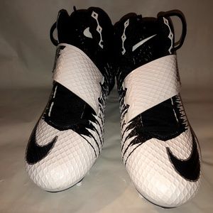 New Mens Nike Football Cleats Size 14
